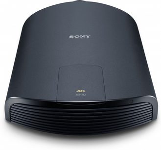 Sony VPL-VW1100ES 4K SXRD sort videoprojektor, set forfra, øverste dæksel med sølvfarvede logoer "SONY" og "4K SXRD"