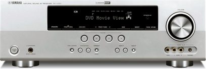 Yamaha RX-V365 sølvfarvet hjemmebiograf-forstærker, set forfra, frontpanel med knapper, drejeknapper, display, hovedtelefonstik og USB-port