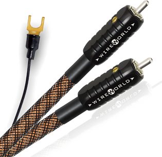 To Wireworld Eclipse 8 phono-kabler på 1,5 m med forgyldte stik, brunt og sort flettet kabelkabinet, set forfra