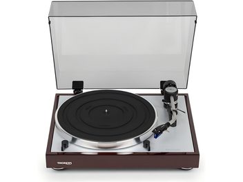 Thorens TD 403 DD vinüülmängija lakitud pähklipuidust. Must plaat, hõbedane plaadikaar, läbipaistev tolmukate