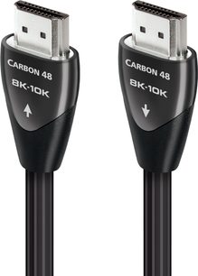 To HDMI-kabler Audioquest Carbon 48 8K-10K, med forsølvede stik, sort kappe, set forfra, lagt ved siden af hinanden på hvid baggrund