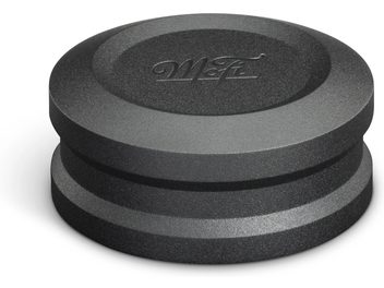 Siyah dokulu MoFi logosu işlenmiş Mofi Electronics Super Heavyweight plak ağırlığı, üç çeyrek açıdan görünüm