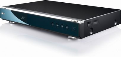 LG BD390 sort 4K Blu-ray-afspiller, set forfra i let nedadgående vinkel, forside med knapper og bagside med tilslutninger