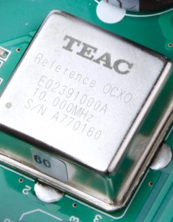TEAC Reference OCXO - højpræcisions oscillator med krystal