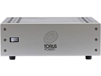 Conditionneur secteur Torus Power RM 8 CE en vue frontale, boîtier rectangulaire argenté avec logo central et interrupteur à gauche