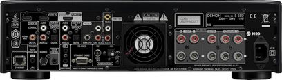 Czarny amplituner audio-wideo Denon S-5BD, widok z przodu, liczne gniazda i przyciski na przednim panelu