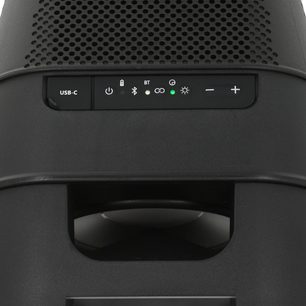 Přenosný Bluetooth reproduktor Definitive Audio Solar Easyrider, pohled zepředu, černý povrch, perforovaná mřížka, ovládací panel s USB-C portem a světelnými ikonami