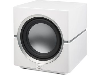 Caisson de grave cubique avec haut-parleur circulaire central gris entouré d'une bordure métallique, logo en bas, vue en angle