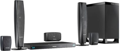 Sort Panasonic SC-BTT370EGK hjemmebiografsystem bestående af 5 højttalertårne, 1 centerhøjttaler og 1 subwoofer