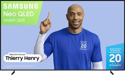 Plochý televizor Samsung TQ55QN80F Neo QLED 2025 s Thierrym Henrym v modrém dresu na obrazovce