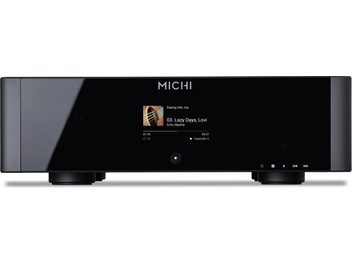 Frontvisning af Rotel Michi Q5 high-fidelity CD-afspiller i sort, metalchassis med glat glasfront, stort centralt farvedisplay, der viser spor, enkelt rund baggrundsbelyst knap nedenunder og to synlige cylindriske fødder