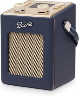 Marineblaue Roberts Mini 2 Lautsprecherbox mit lederähnlicher Beschichtung, goldfarbenem Gitter, Dreiviertelansicht, Display, zwei Drehknöpfen, Trageriemen