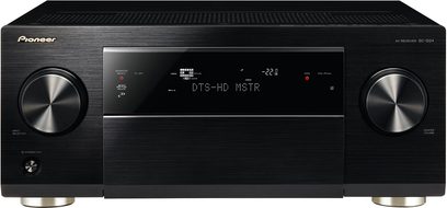 Pioneer SC-1224 sort hjemmebiografsforstærker, set forfra, LED-display, kontrolknapper og -hjul, to indbyggede højttalere