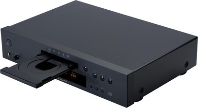 CD přehrávač Onkyo ICON C-30 černý, kovové šasi, pohled z přední tříčtvrteční strany, otevřený šuplík, oranžový displej, tlačítka, sluchátkový výstup