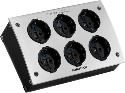 Listwa zasilająca Furutech e-TP60E NCF z aluminiową, srebrną obudową i czarnym korpusem, sześć wpuszczanych czarnych gniazd Schuko, widok z góry pod kątem trzy czwarte