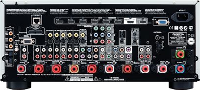 Onkyo TX-NR808 hjemmebiografsforstærker, bagside, tæt centreret billede af lyd- og videostikkene