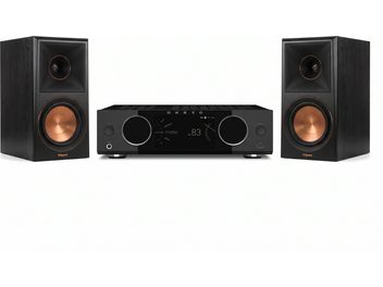 Amplificator stereo Onkyo negru cu două boxe Klipsch negre cu difuzoare din cupru