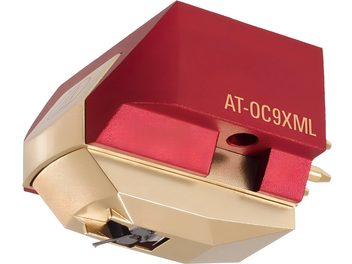 Cellula fonorivelatore Audio Technica AT-OC9XML rossa e oro per giradischi, vista ravvicinata a 3/4 anteriore, nella sua confezione