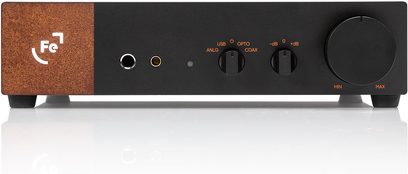 Ferrum Audio ERCO Gen 2 hi-fi hodetelefonforsterker, svart front med brunt sidepanel, hodetelefonutganger og volumkontroll