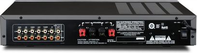 NAD C316BEE sort hi-fi stereforstærker, set forfra, sort front med knapper, stik og rød LED-skærm