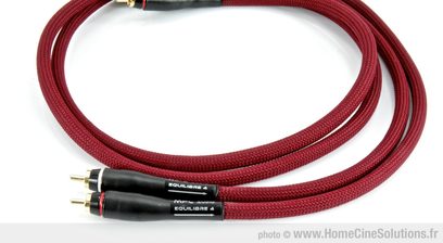 Câble audio RCA MPC Audio Equilibre 4 rouge, 2 connecteurs RCA noirs à chaque extrémité, gaine tressée rouge