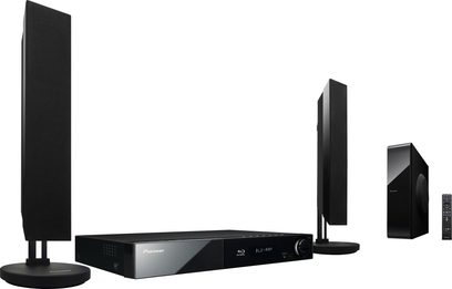 Pioneer BCS-FS505 hjemmebiografsystem bestående af to højttalersøjler, en soundbar, en basreflekskabinet og en Blu-ray-afspiller