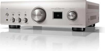 Denon PMA-1700NE sølv hi-fi stereoanlegg, frontvisning, sølvfarget frontpanel med knapper, rattkontroller og digitalt display
