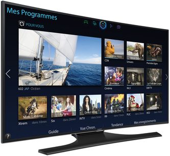 Televizor Samsung UE48H6800 s prohnutou plochou obrazovkou zobrazující nabídku programů s náhledy pořadů a filmů