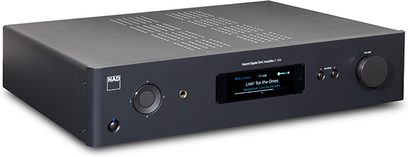 Ampli hi-fi стерео NAD C389 Черен, преден изглед, фасада с синьо LCD дисплейче, бутони и гнезда на фасадата