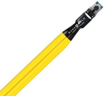 Ethernet-netværkskabel RJ45 Wireworld Chroma CAT8 1m, lysegul, sorte stik, ovenfra set på hvid baggrund
