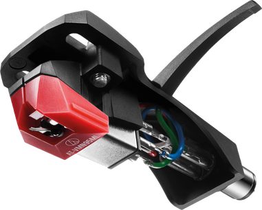 Testina phono Audio Technica AT-VM95ML/H rossa e nera montata su portatestina con cablaggio a vista, vista angolata