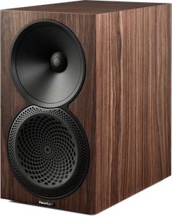 Diffusore da scaffale Paradigm Premier 120B v2 noce, vista a tre quarti con frontale nero a doppio altoparlante circolare