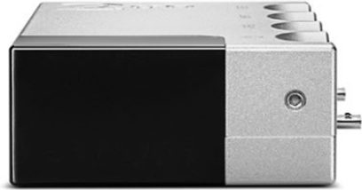 Lecteur audio réseau Chord Electronics 2 GO argent, vue de face, boîtier rectangulaire argenté, écran noir, 4 boutons