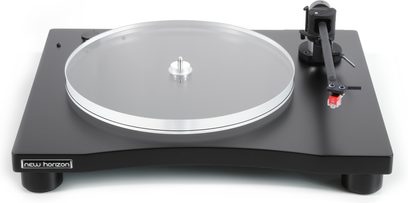 New Horizon 201 sort pladespiller, cirkulær plade, tonarm med pickup, rektangulær sort mat sokkel