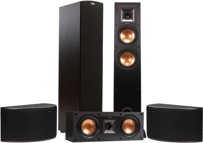 Klipsch R26F + SR 5.0 sort højttalerpakke bestående af to gulvhøjtalere, en centerhøjttaler og to reolhøjtalere, set forfra