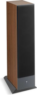 Sloupcový reproduktor Focal Theva N°3 v ořechovém provedení Dark wood, pohled zepředu, černý kryt a tmavá dřevěná přední strana