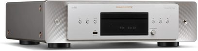 CD-програвач Marantz CD60 сріблястого кольору, передня панель з дисплеєм, кнопками та роз'ємами, вид спереду