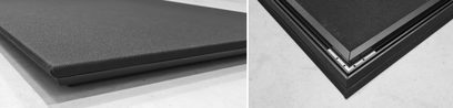 Akustický absorbér Artnovion Luxor Quad tmavě šedý, čtvercový panel s texturovaným povrchem a černým rámem v úhlu