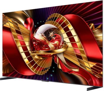 Plochý televizor TCL 98C8L, pohled ze tří čtvrtin, tenké černé rámečky s abstraktním červeno-zlatým motivem