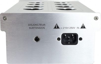 Multiprise Bada LB6610 plateada, vista frontal, 8 tomas, interruptor, luz indicadora, entrada 210V-250V, salida 210V-250V