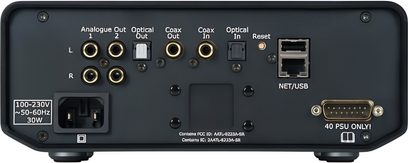 Leitor de áudio em rede Cyrus 40 ST, caixa metálica preta, vista traseira com RCA, óticas, coax, NET/USB, IEC, porta PSU