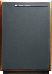 JBL 4345 studiemonitor, frontpanel, frontvisning, træhøjttaler, mat sort front med orange JBL-logo øverst til venstre