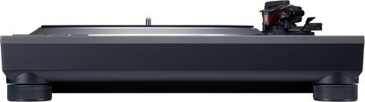 Грамофон Technics SL-1500CS, изглед отпред, черно шаси и сребрист плотер, прав тонарм с червона доза