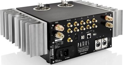 Stereohøjttaler-forstærker Pathos Classic Remix mat sort, set forfra, 10 RCA-indgange, 2 RCA-udgange, kontroller og stik