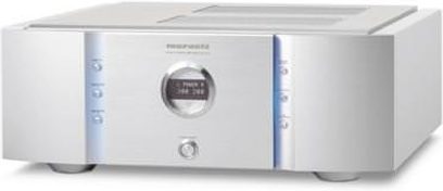 Marantz SM-11S1 sølvfarvet stereo effektforstærker, set forfra i let nedadgående vinkel, frontpanel med centralt LCD-display