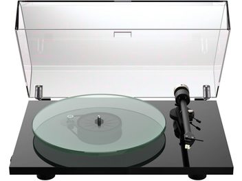 Giradischi hi-fi Pro-Ject T2 con piatto in vetro trasparente, braccio di lettura nero, base nero lucido e coperchio aperto trasparente