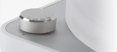 Hi-fi pladespiller Pack Concept Edition sølv, sølvfarvet cirkulær justeringsknap med tal 0, 33, 45, 78