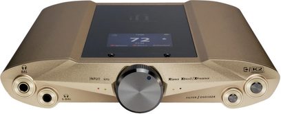 Convertidor de audio portátil iFi Audio iDSD Valkyrie dorado con pantalla central, botón giratorio plateado y varios puertos en el frontal