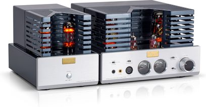 Preamplificatore per cuffie Cayin HA-6A MK2 argento in metallo spazzolato, doppio telaio a valvole sotto griglie, VU-meter, vista a tre quarti