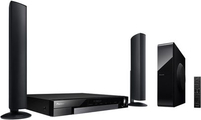Sort Pioneer MCS-FS232 hjemmebiografsystem bestående af to højttalersøjler, en subwoofer, en soundbar og en Blu-ray-afspiller